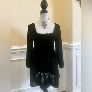 Venezia, Floral Burnout-Ruched Velour Romantic Boho Mini/Tunic Black Dress. XL